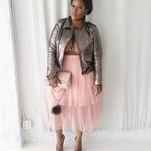 Boohoo Blush Tiered Pleated Midi Skirt